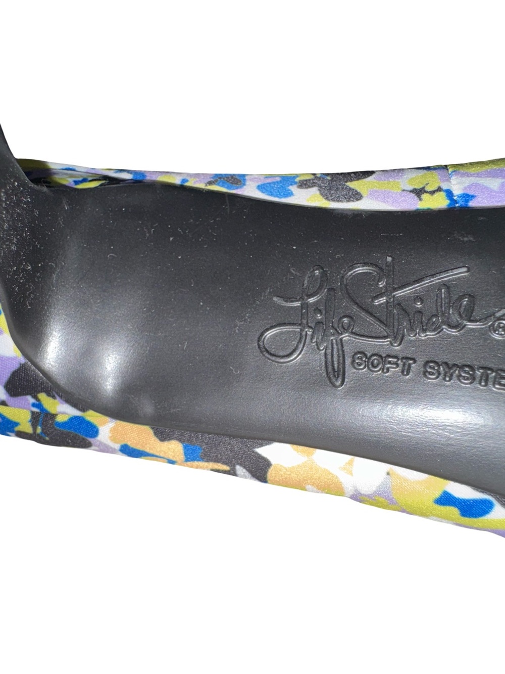 LifeStride Parigi pumps with colorful yellow blue black purple floral print. - Picture 5 of 11